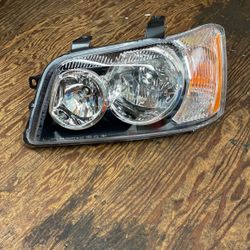 Left Side Headlight 2001 - 2007 Toyota Highlander 