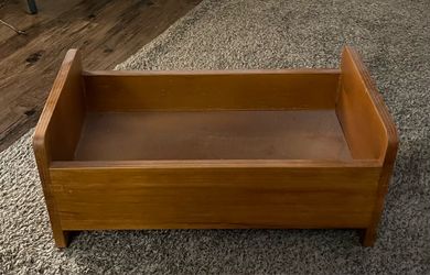 Doll bed
