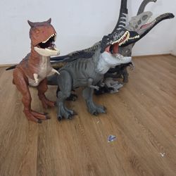 Gigantic Dinosaurs 