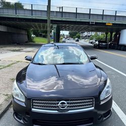 2014 Nisaan Maxima
