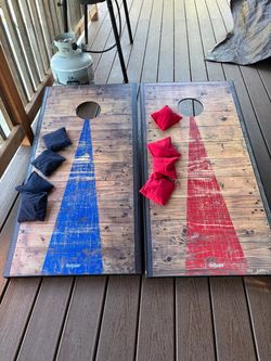 Cornhole board set