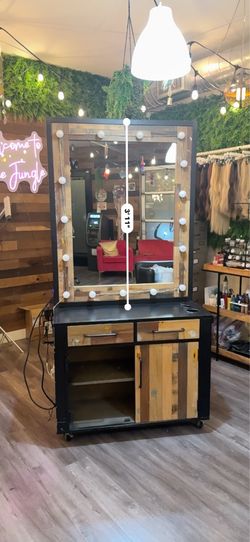 Double sided styling station
