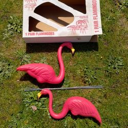 Vintage pink plastic flamingo yard decoration set, Union Products, 1996