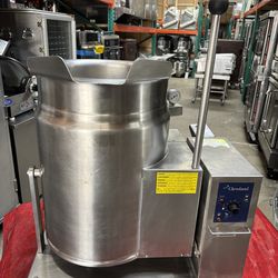 6 Gallon Gas Tilt Kettle Cleveland KET-6 Like New counter top or stand works great