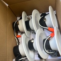 Adjustable White Recessed retrofit Downlighting 