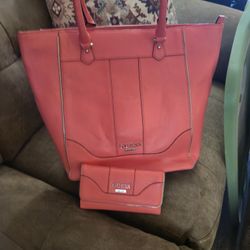 Guess Hand Bags With Wallets ( Brand New)