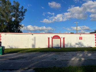 Commercial storefront
