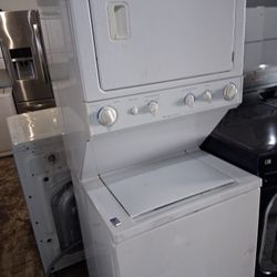 Frigidaire Laundry Center Stackable Washer And Gas Dryer Fully Functional 