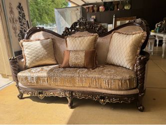 Beautiful 3 piece sofa set