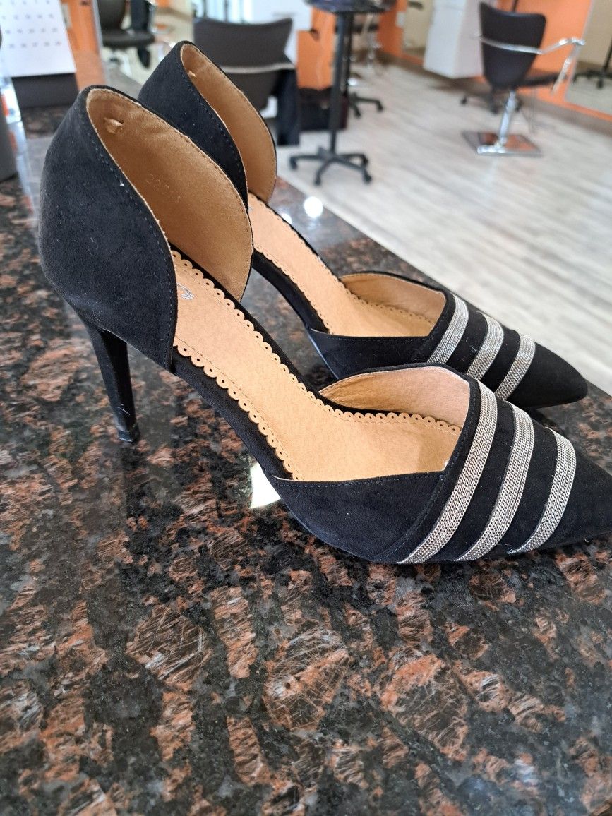 Black Suede Heels 
