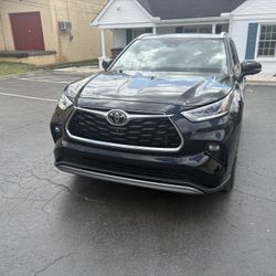 2023 Toyota Platinum Edition