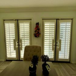 Custom Basswood Plantation Shutters & Expert Installation - Real Wood Interior Window Coverings (Persianas de Madera Estilo Plantacion)