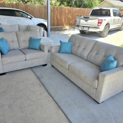 Sofa And Loveseat Great Condition Super Clean And Comfy 