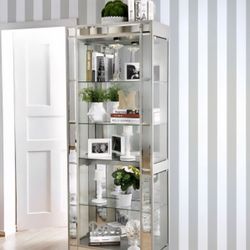 Curio Cabinet Chrome Finish, New Especial Price 