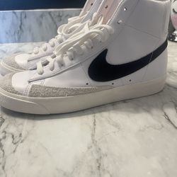 Nike Women’s Blazer 9.5w