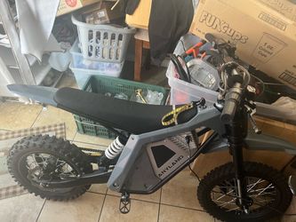 Self wheelie bike