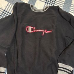 Title: Champion Black Crewneck Sweatshirt with Embroidered Logo – Size Large Men’s 
