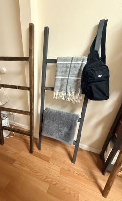 Wooden Rack Ladder Hanger