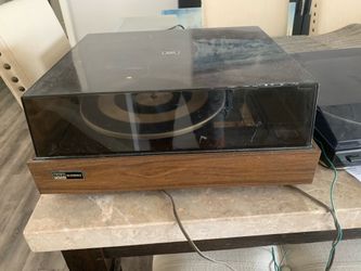 The BSR McDonald 2320 COLLECTIBLE vintage turntable.  See description for more information.