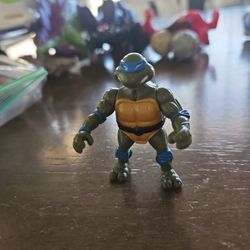 1 " Playmates Teenage Ninja Turtle  Figurine. 