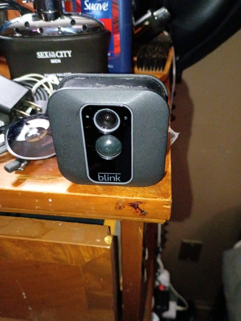 Blink XT2 Camera Easy Set Up Comes With Adapter And Cord