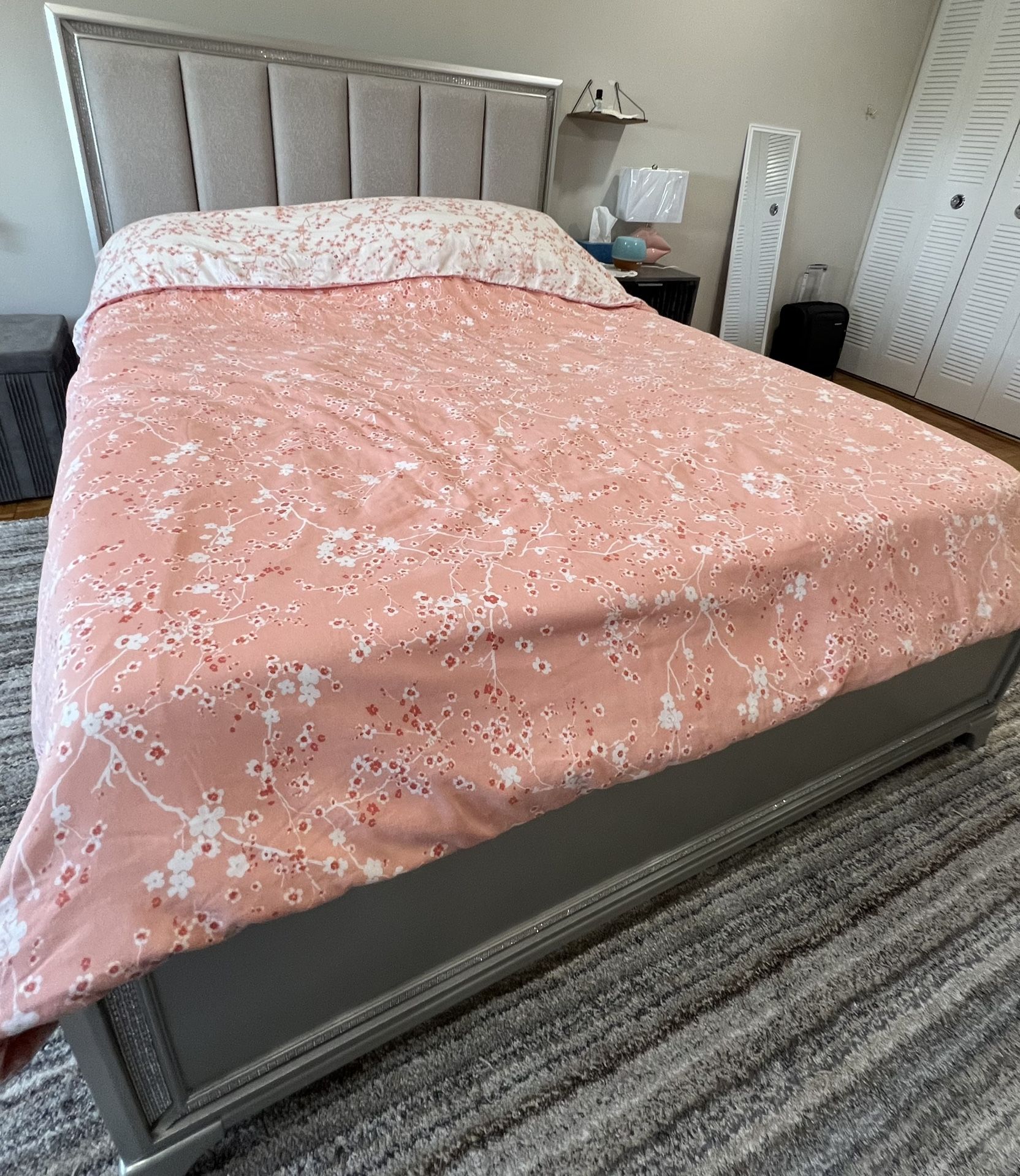 LIKE NEW - Queen Size Silver Upholstered Bedroom Set