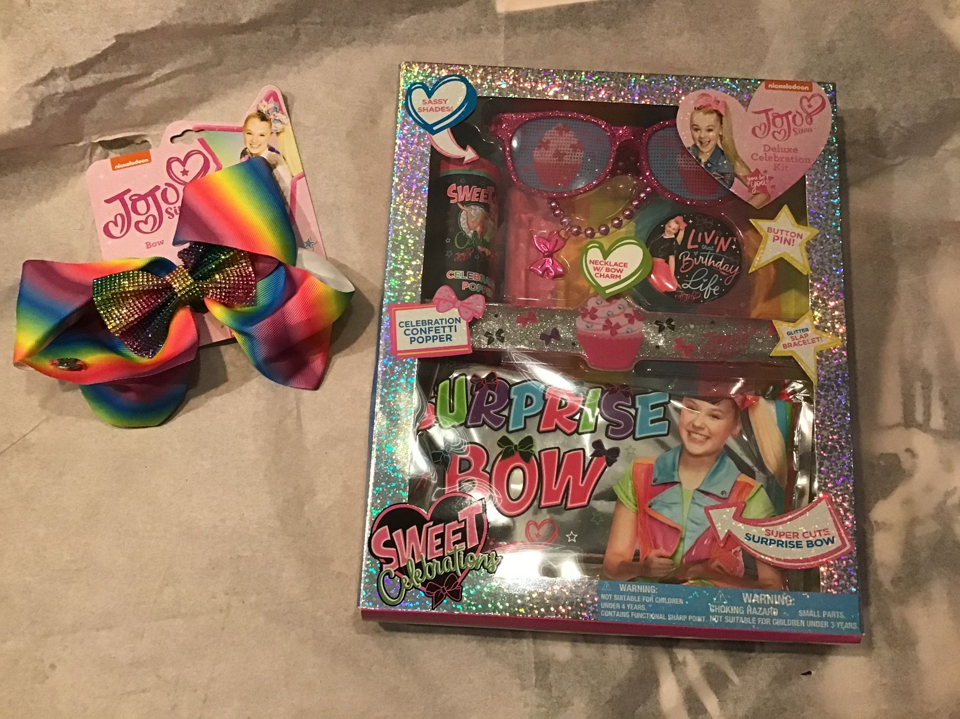 Jojo Siwa Deluxe Celebration Kit & Rainbow Hair Bow -NEW