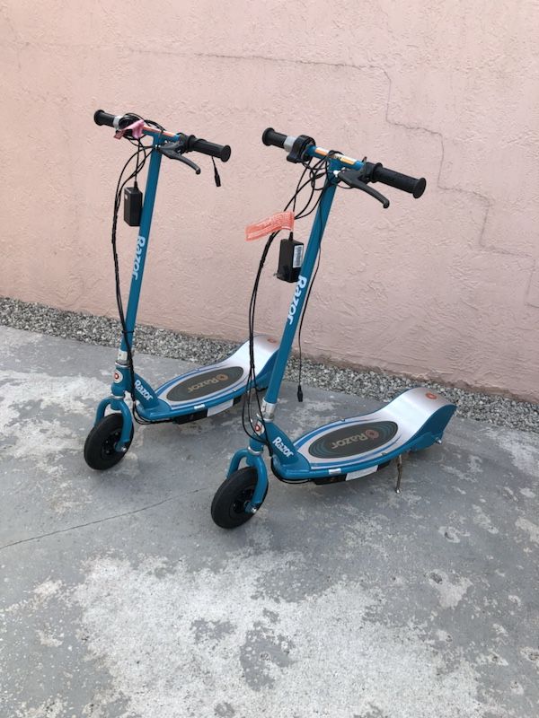 Carriolas eléctricas ( las 2 por $230)