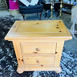 Broyhill " Fontana" Nightstand 