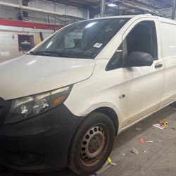 2016 MERCEDES BENZ METRIS