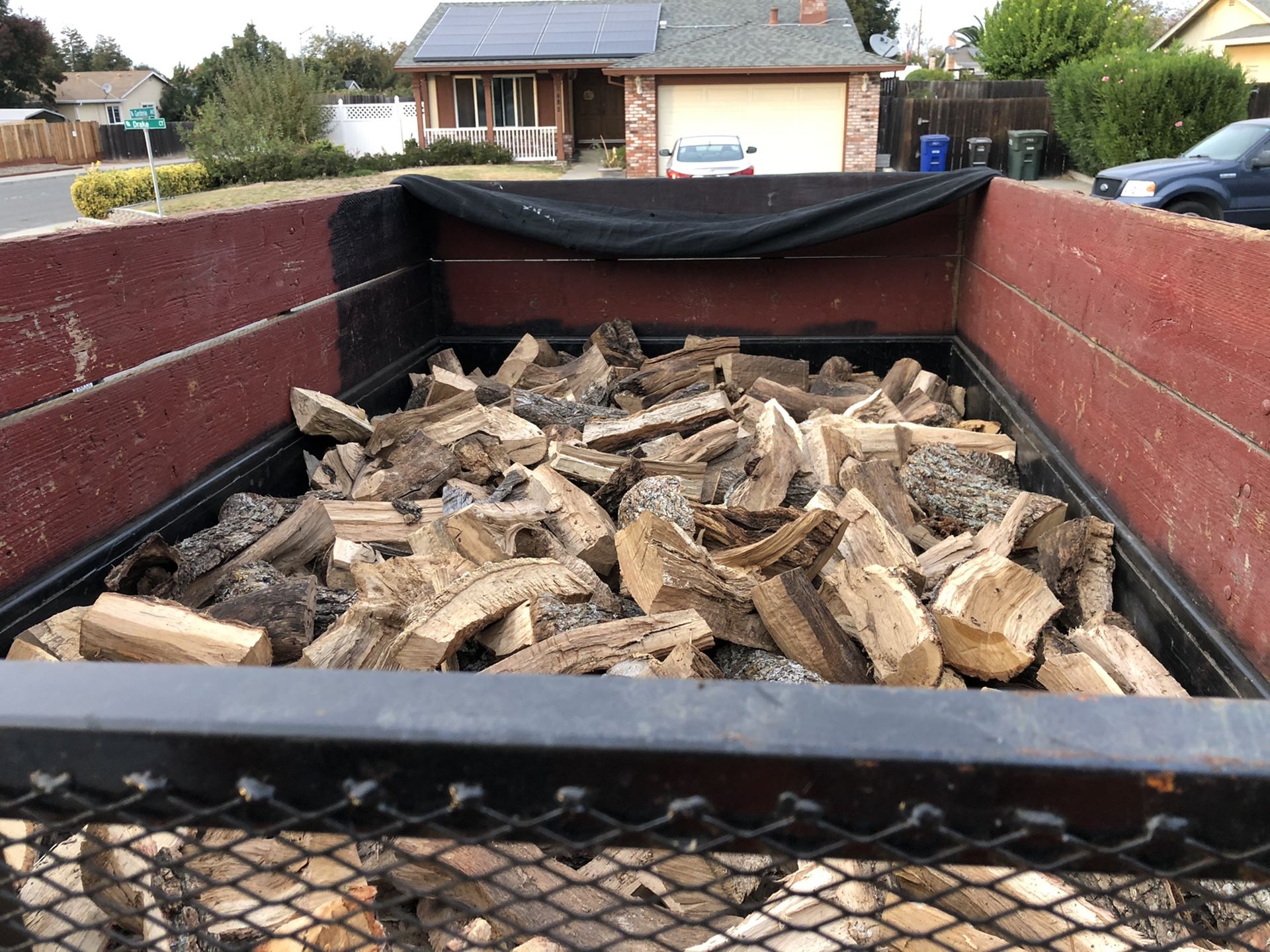 Seasoned oak firewood for sale