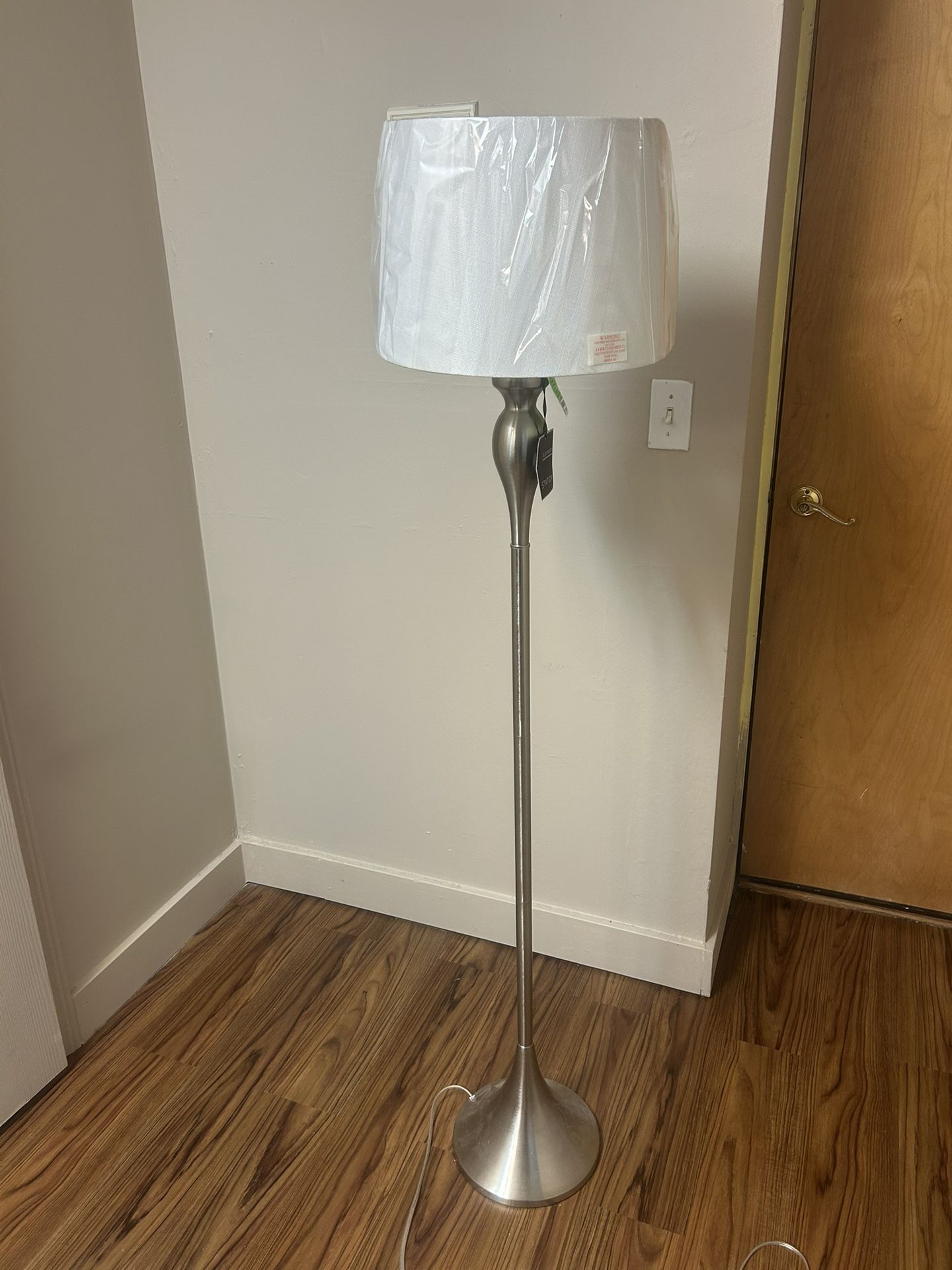 New 5’ Foot Floor lamp