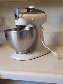 Vintage 1960's KitchenAid Standup Mixer
