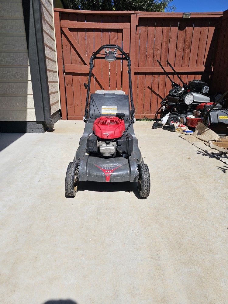 Honda Hrx217vka Lawnmower Good Condition/ Buena Condición $380 Price Firm/precio Firme
