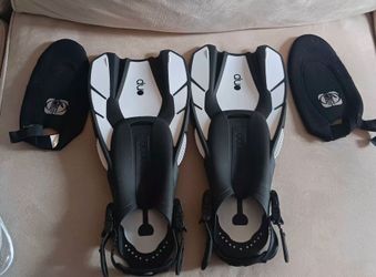 Ocean Reef Duo White & Black Travel Ready Fins Set with Socks and Bag L/XL 9-13