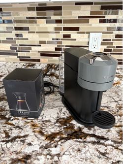 Nespresso Vertuo Next Espresso Machine + Brand New Vertuo Carafe Set