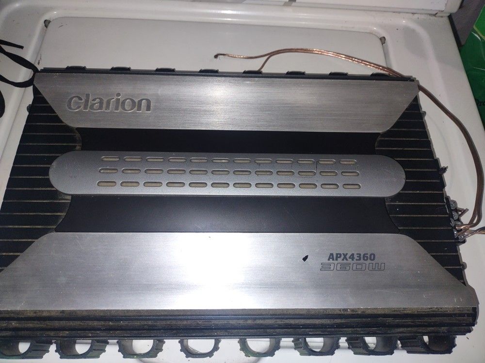 640w Max Clarion Amp