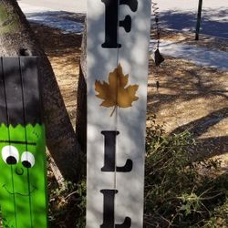 WELCOME AND FALL SIGNS