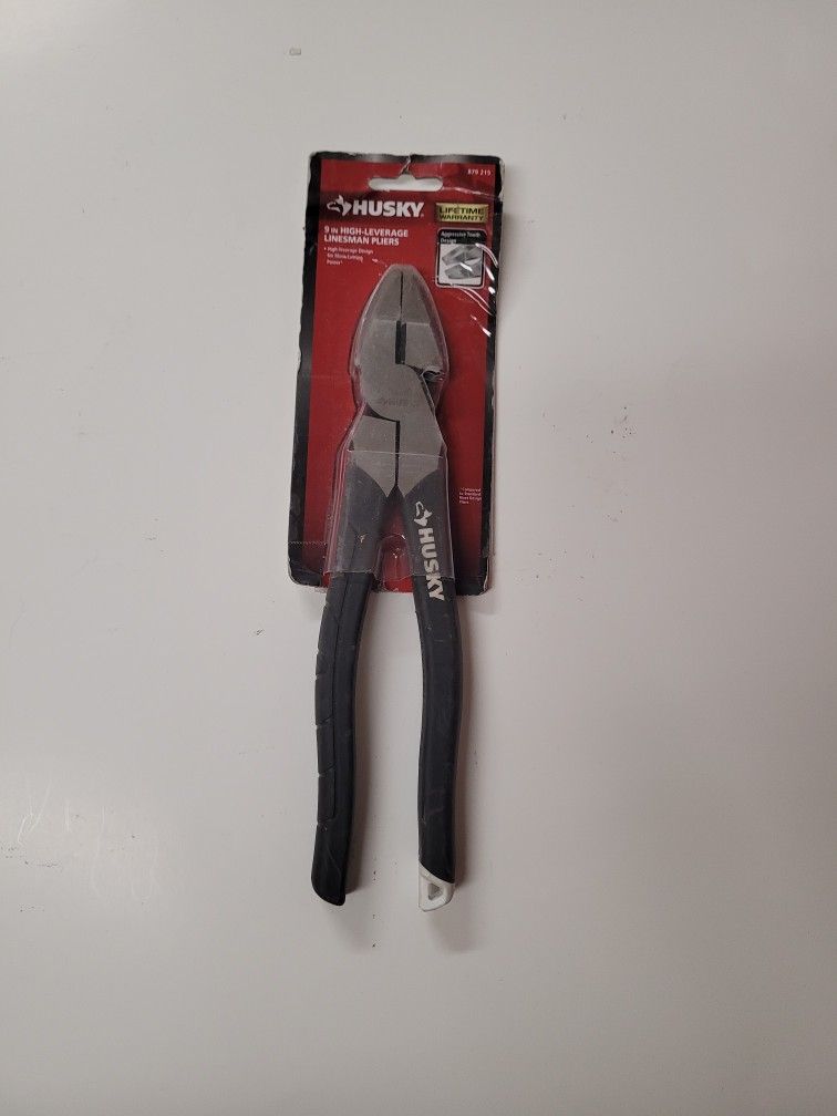 Husky 9 in Linesman Pliers