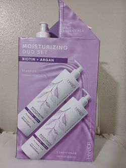 HARBOR HAIR ESSENTIALS MOISTURIZING SHAMPOO AND CONDITIONER SET.