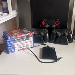 Play Station 4 W/ Charging Station, 3 Controllers, Extended Memory Pack, And 10+ Games 