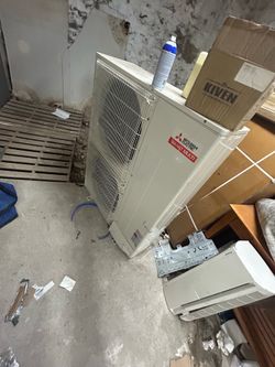 Mitsubishi 48,000 BTU 8-Zone Heat Pump Unit