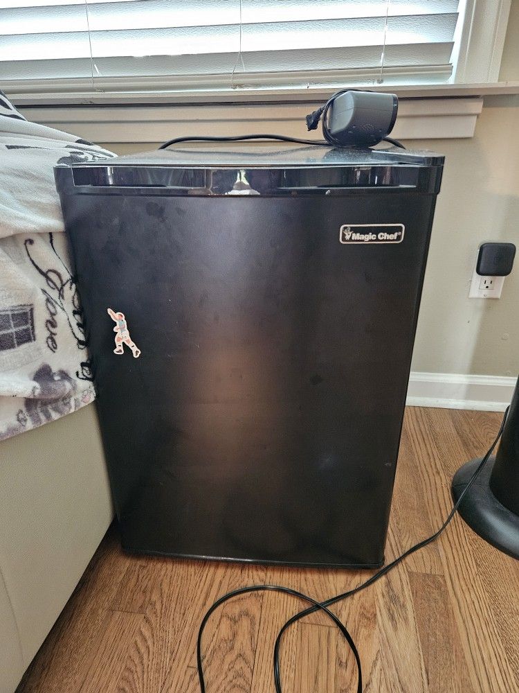 Magic Chef Mini Fridge