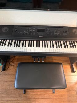 Yamaha DGX-670B 88-Key Weighted Digital Piano w/ Stand & Bench