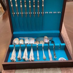 Silver plated Rogers And Bro  Silverware Set  . Vintage 