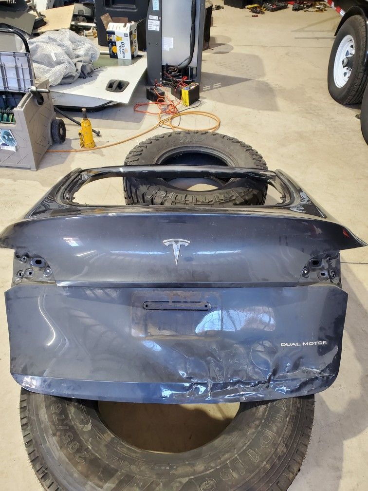 Tesla 2022 Midel Y Trunk Lid