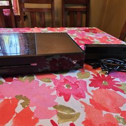 Xbox One Console Model 1540 Console w/ Cables