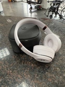 Beats Solo 4 Pink