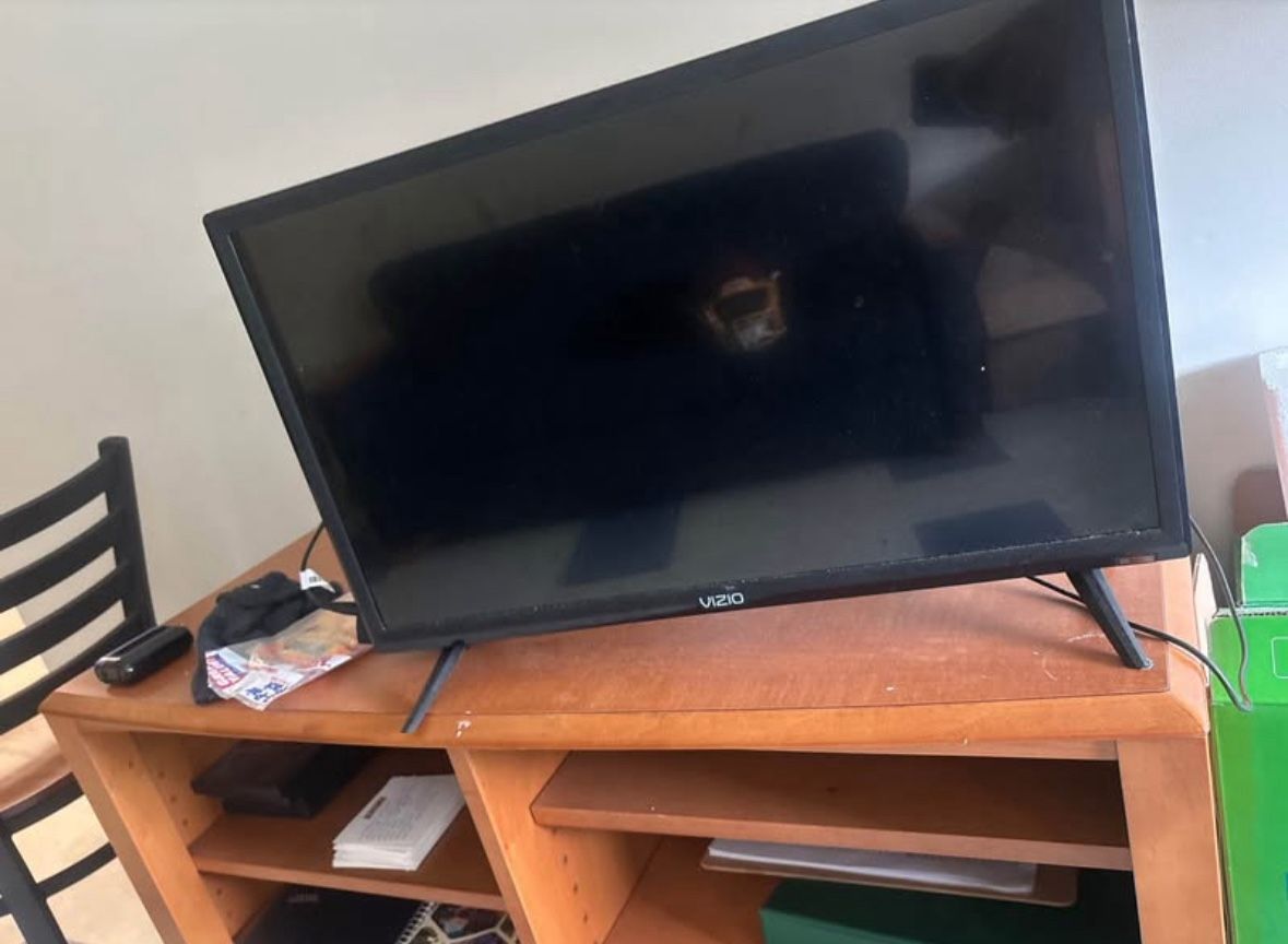 24” Vizio Tv