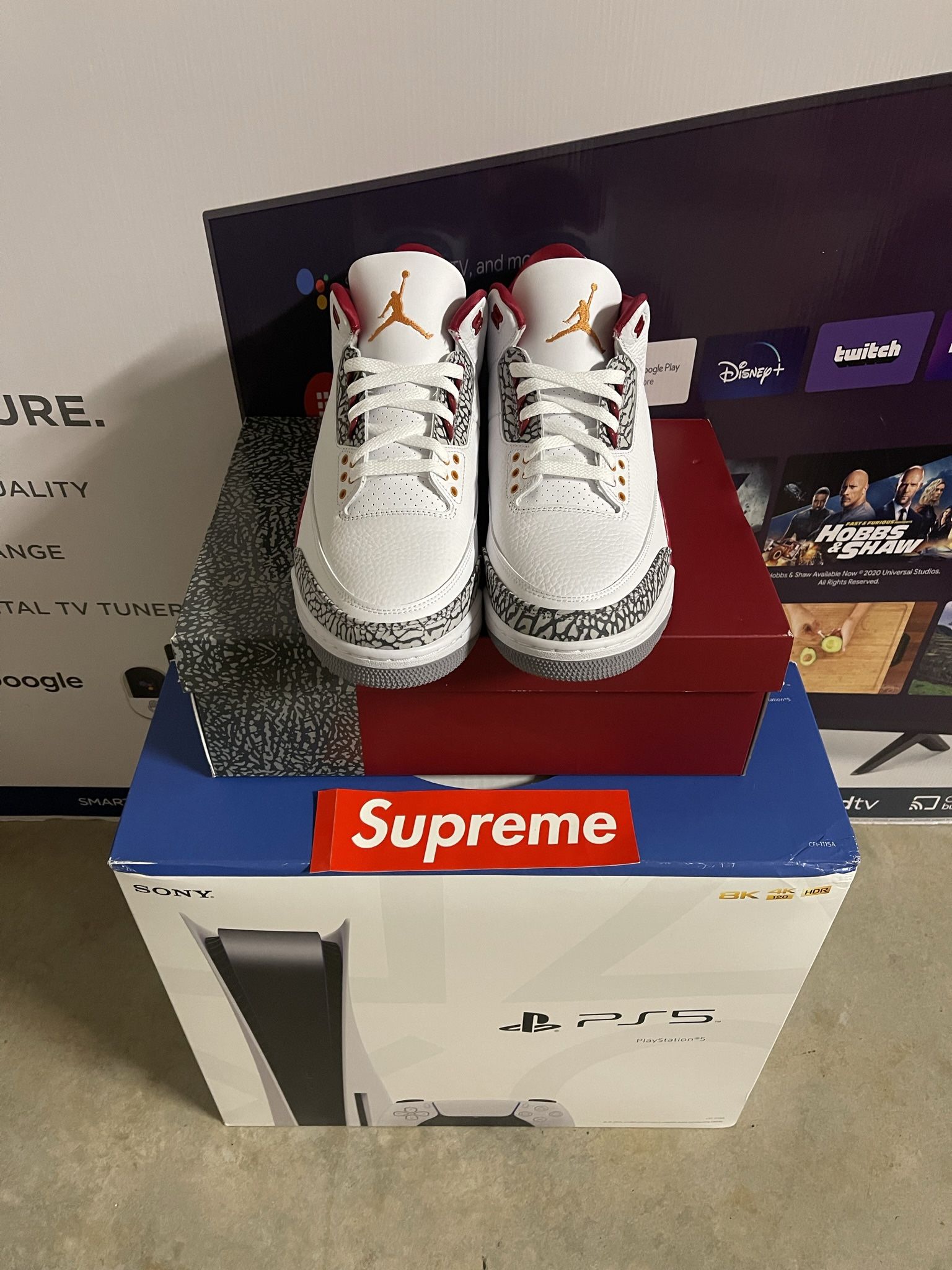 Jordan 3 Red